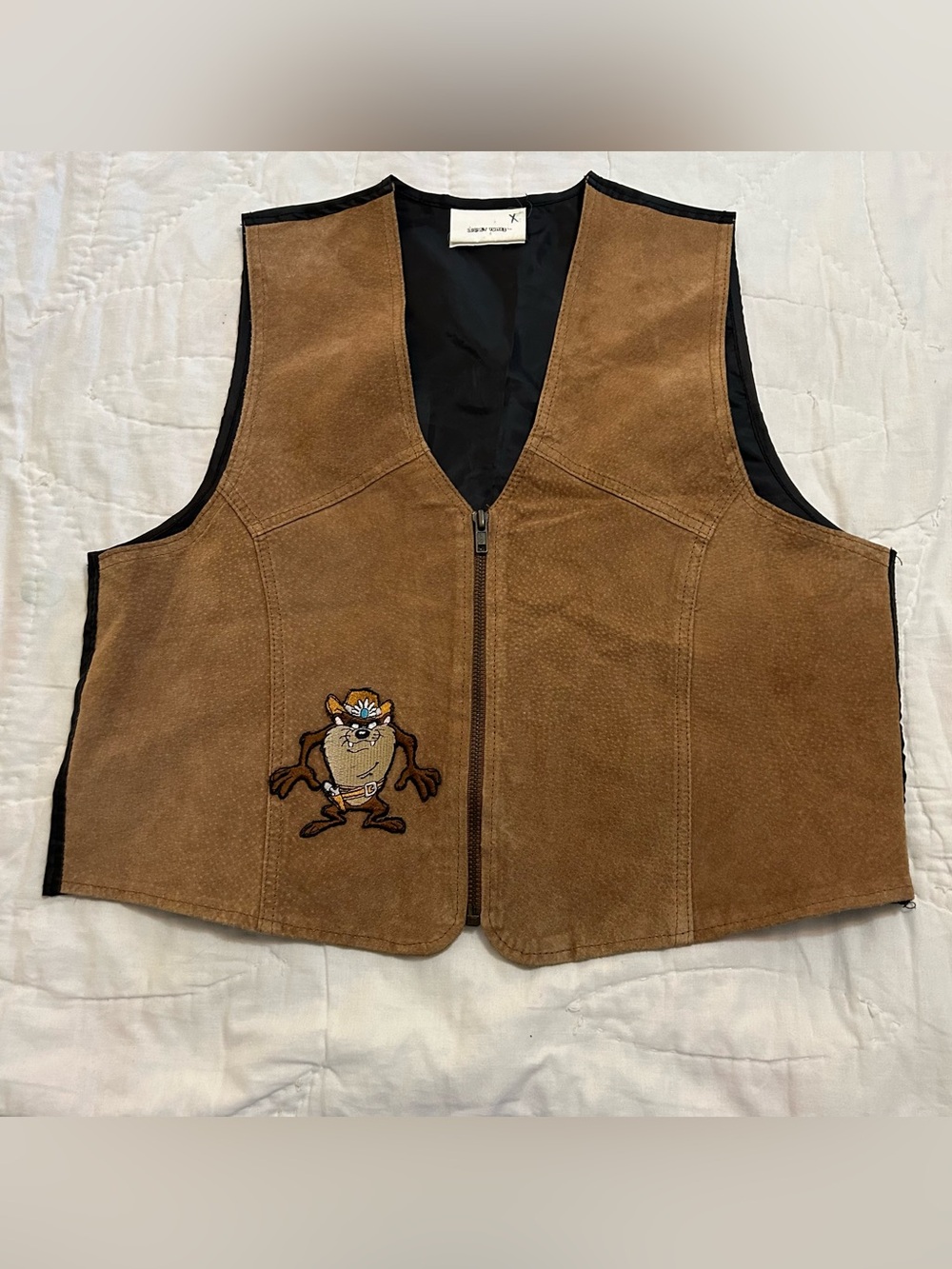 VTG 90s Looney tunes suede vest with embroidered Taz Tasmanian Devil size: S/M